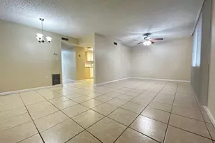 4906 Victoria Dr, Cape Coral, FL 33904 - Photo 4