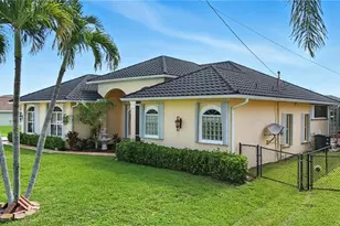 3929 SW 26th Ave, Cape Coral, FL 33914 - Photo 2