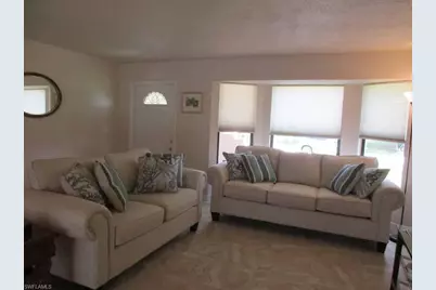 1510 SE 11th Pl, Cape Coral, FL 33990 - Photo 2
