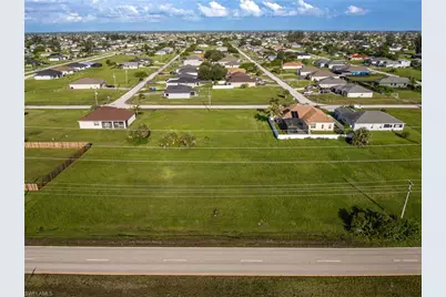 816 El Dorado Blvd N, Cape Coral, FL 33993 - Photo 2