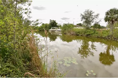 1706 NE 10th Pl, Cape Coral, FL 33909 - Photo 14