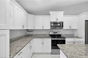 872 Carbon St E, Lehigh Acres, FL 33974 - Photo 10