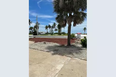 106 Hibiscus Dr, Fort Myers Beach, FL 33931 - Photo 8