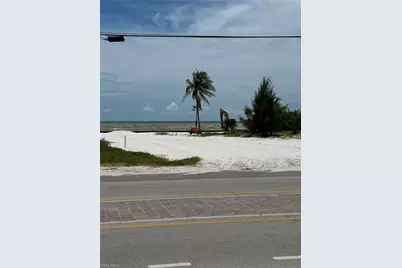 106 Hibiscus Dr, Fort Myers Beach, FL 33931 - Photo 16