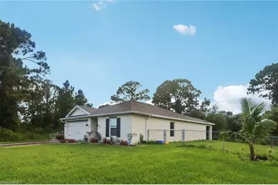 658 Lomond St, Lehigh Acres, FL 33972 - Photo 4