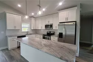 1723 SW 31st Ln, Cape Coral, FL 33914 - Photo 6
