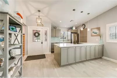 1657 Atlanta Plaza Dr, Sanibel, FL 33957 - Photo 10