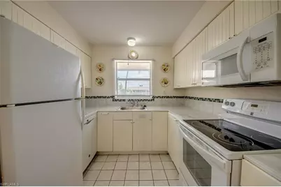 909 SE 46th Ln #202, Cape Coral, FL 33904 - Photo 14
