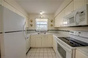 909 SE 46th Ln, Cape Coral, FL 33904 - Photo 14