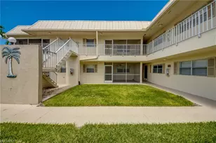 909 SE 46th Ln, Cape Coral, FL 33904 - Photo 2