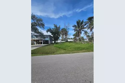 5397 Palmetto St, Fort Myers Beach, FL 33931 - Photo 4