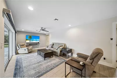 422 Coral Dr, Cape Coral, FL 33904 - Photo 8