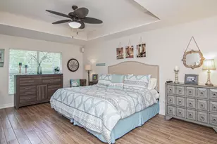 945 Carrick Bend Cir, Naples, FL 34110 - Photo 8