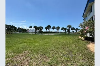 1828 Pine Valley Dr #115, Fort Myers, FL 33907 - Photo 20