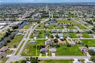 712 SE 8th St, Cape Coral, FL 33990 - Photo 2