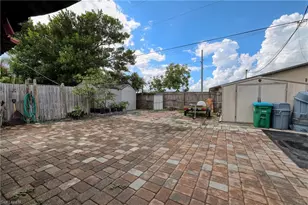 712 SE 8th St, Cape Coral, FL 33990 - Photo 24