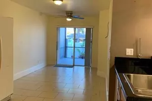 822 SE 6th Ct, Cape Coral, FL 33990 - Photo 4