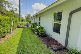 202 Village Circle, Labelle, FL 33935 - Photo 10