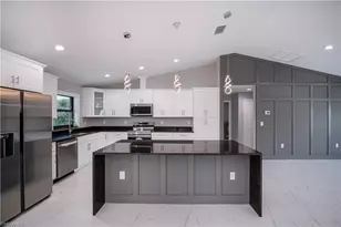 8050 Salem Cir, Labelle, FL 33935 - Photo 12