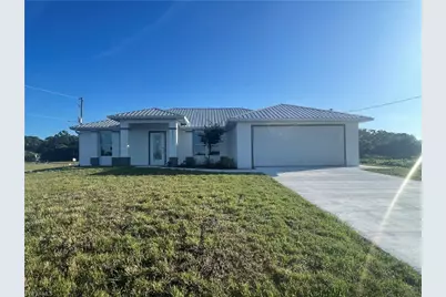 8050 Salem Cir, Labelle, FL 33935 - Photo 2