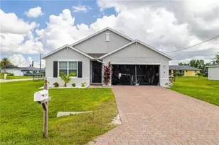 303 NE 6th St, Cape Coral, FL 33909 - Photo 2