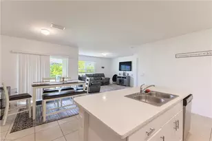 303 NE 6th St, Cape Coral, FL 33909 - Photo 4