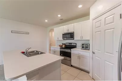 303 NE 6th St, Cape Coral, FL 33909 - Photo 6