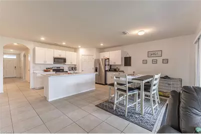 303 NE 6th St, Cape Coral, FL 33909 - Photo 8