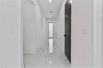 9047 Maywood Cir, Labelle, FL 33935 - Photo 8