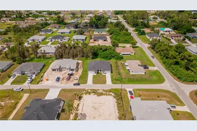 4706 27th St SW, Lehigh Acres, FL 33973 - Photo 2