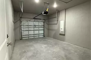 9027 E Castle Cir, Labelle, FL 33935 - Photo 18