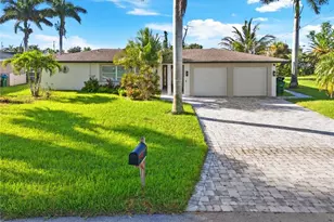 2232 SE 27th St, Cape Coral, FL 33904 - Photo 2