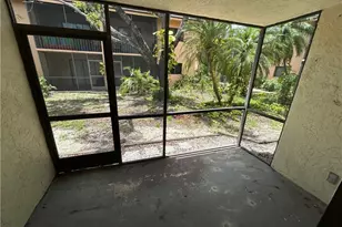 2690 Park Windsor Dr, Fort Myers, FL 33901 - Photo 10