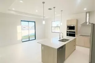 8045 Oakleaf Cir, Labelle, FL 33935 - Photo 4