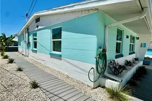 2500 Harbor View Dr, Matlacha, FL 33993 - Photo 18