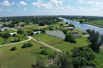 932 Meyerchick Dr, Moore Haven, FL 33471 - Photo 2