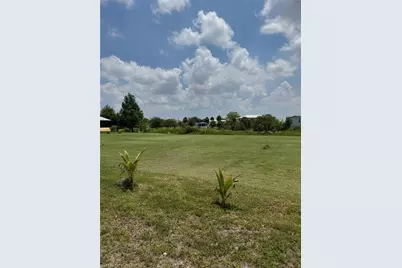 938 Meyerchick Dr, Moore Haven, FL 33471 - Photo 10