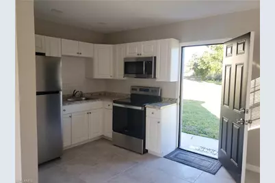204 1st St, Fort Myers, FL 33907 - Photo 6