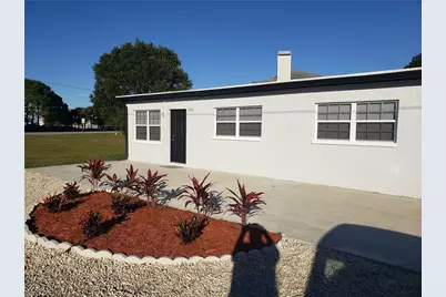 204 1st St, Fort Myers, FL 33907 - Photo 2
