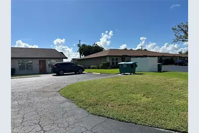 4611 SE 5th Pl #8, Cape Coral, FL 33904 - Photo 4