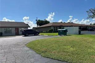 4611 SE 5th Pl, Cape Coral, FL 33904 - Photo 4