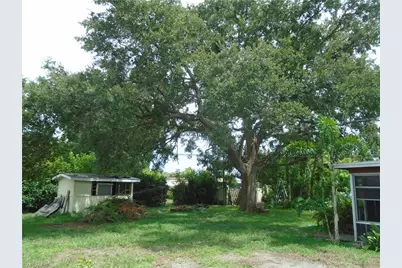 938 Tropical Palm Ave, North Fort Myers, FL 33903 - Photo 8