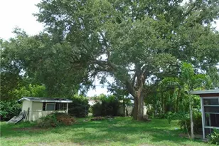 938 Tropical Palm Ave, North Fort Myers, FL 33903 - Photo 8