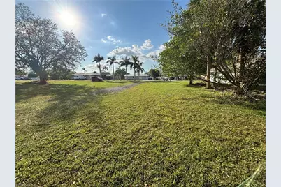 310 Georgia Ave, Fort Myers, FL 33905 - Photo 10