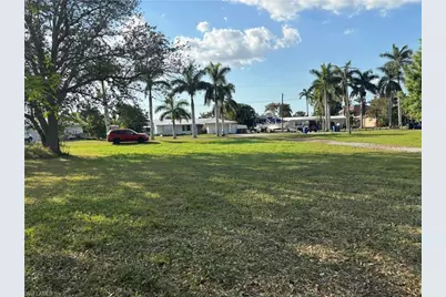 310 Georgia Ave, Fort Myers, FL 33905 - Photo 16