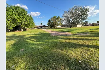 310 Georgia Ave, Fort Myers, FL 33905 - Photo 4