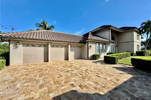 14370 McGregor Blvd, Fort Myers, FL 33919 - Photo 1