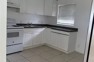 286 Lowell Ave, North Fort Myers, FL 33917 - Photo 6