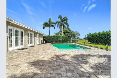 5351 Chippendale Cir E, Fort Myers, FL 33919 - Photo 46