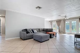 5351 Chippendale Cir E, Fort Myers, FL 33919 - Photo 24